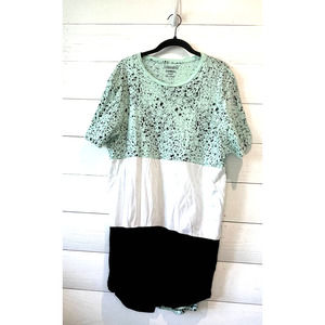 Carbon Extreme Length Mint White and Black Tshirt, XLarge